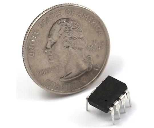 67-0430-03　AVR 8 Pin 20MHz 8K 4A/D - ATtiny85　COM-09378