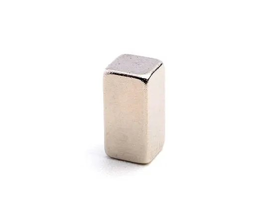 1-1743-01　钕磁石方型3×3×5　NK045