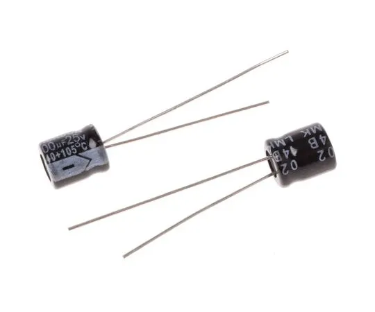 63-4989-58　RS PRO 100μF25V直流电解铝电容器，通孔6 (Dia。)x 7mm+105°6mm 2.5mm 7mm　707-5802