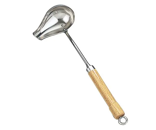 63-7149-22　Wooden Handle Horizontal Mouth Ladle　5731200